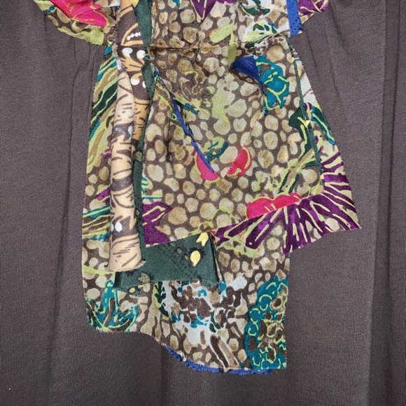 Burning Torch Tank With Colorful Neckline - Picture 15 of 16